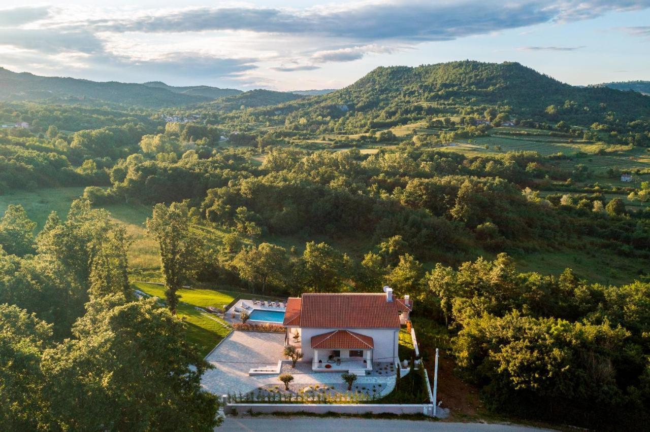 Luxury Villa Santa Cruz With Xl Pool And Jacuzzi Potpican Экстерьер фото
