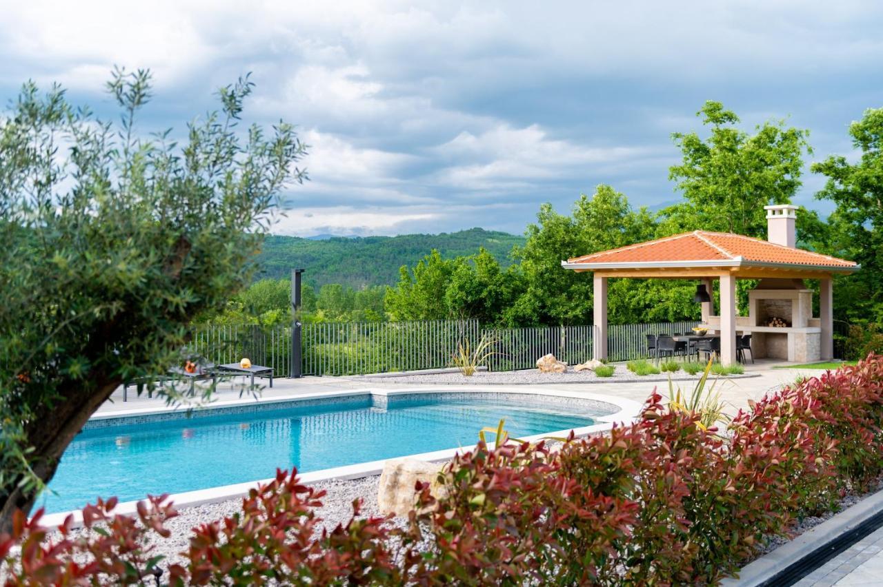 Luxury Villa Santa Cruz With Xl Pool And Jacuzzi Potpican Экстерьер фото